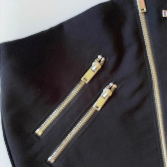 H&M Black Mini Skiurt Size 8 Zip Detail - Picture 2 of 3